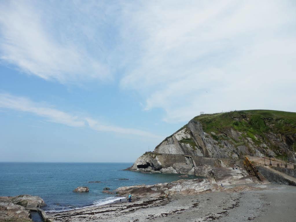 Ocean Backpackers Vandrehjem Ilfracombe Eksteriør billede